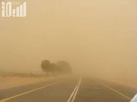 هبوب موجة غبار وأتربة على ينبع