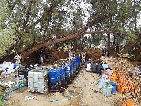 "طوارئ المجاهدين" تضبط مصنعًا للخمور في "مزارع الجبيل"