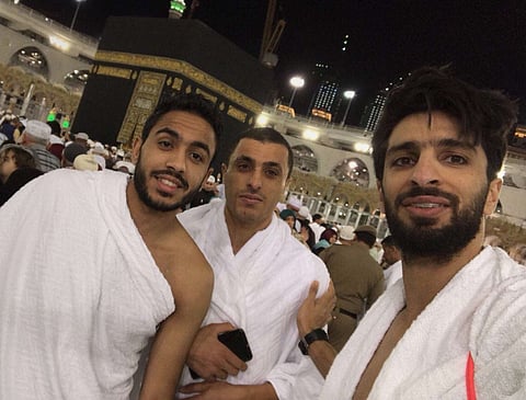 محترفو الاتحاد يستعدون لمواجهة الشباب بأداء مناسك العمرة