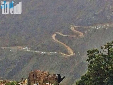 فتح عقبة الصماء الرابطة بين أبها ورجال ألمع.. والمرور يدعو للحيطة والحذر