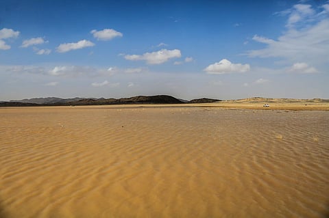 شاهد.. "سبق" ترصد من الجو سيول طريق المهمل "وادي الدواسر- رنية"