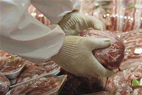 "بحث حائل" يطيح بوافد يبيع لحومًا غير صالحة للاستهلاك الآدمي