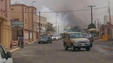 قذائف حوثية تستهدف محكمة ظهران الجنوب واستشهاد رجل أمن