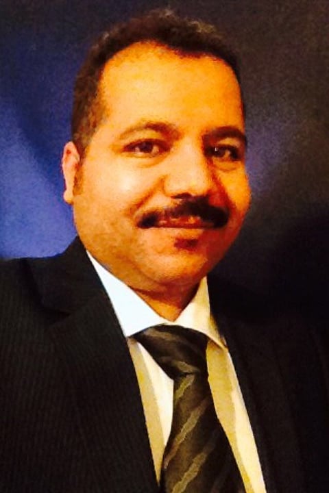 شاب سعودي يعاني تأخر ظهور أسنانه "١٦ عامًا".. وطبيب يعيد له الابتسامة