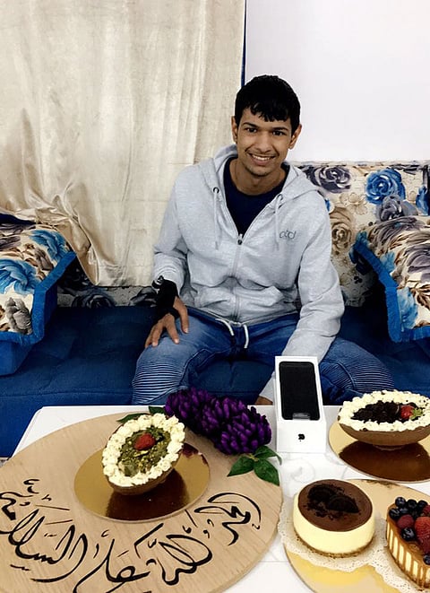 وصول رجل الأمن "وائل الصبحي" بعد رحلة علاج ناجحة للمدينة