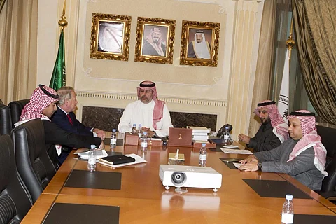رئيس هيئة الرياضة يستقبل الرئيس التنفيذي للمركز الدولي للأمن الرياضي