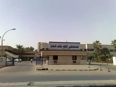 وفاة طفلة بعد تناولها عصائر وحلويات من محطة على طريق حفرالباطن- رفحاء