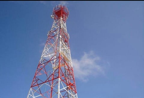 أهالي "شعر" بتربة يشتكون ضعف الاتصالات والإنترنت