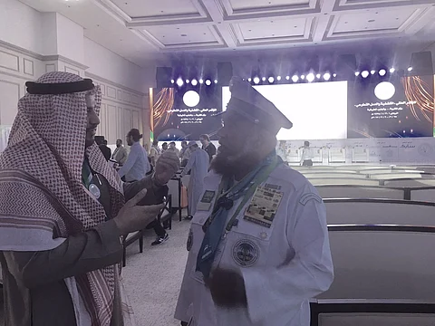 "الفرج" أقدم الكشفيين يروي قصص 50 عاماً من العطاء الكشفي