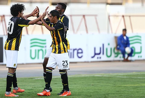 دوري الشباب: الهلال ينفرد بالصدارة.. والاتحاد يجرع "الليث" المرارة