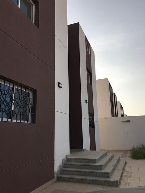 تحنيط وتعثر وتفكيك .. "مشاريع إسكان جازان" بين الحلم والمخاوف