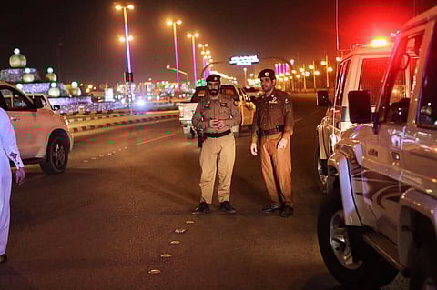 شاهد.. حملة أمنية تطيح بعشرات المخالفين في "وادي الدواسر"