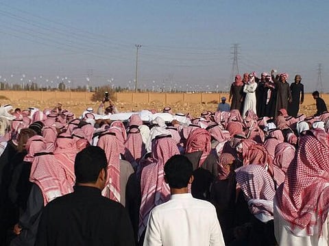 شاهد.. أهالي الجوف يشيِّعون "الشهيد الشراري"