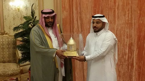منسوبو مركز الأبحاث الزراعية بجازان يكرمون "القحطاني"