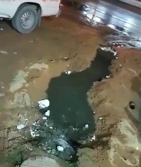 بالفيديو.. "مياه صرف" تزعج الأهالي في "وادي الدواسر"