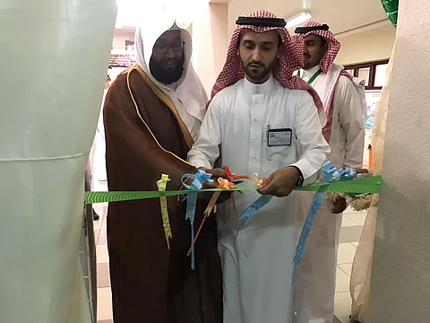 تدشين معرض "وطني انتمائي" بمتوسطة الخليج بالدمام