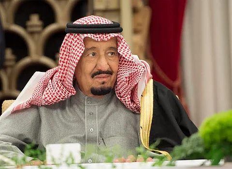 حاكمة طوكيو تسأل الملك سلمان عن سر نجاحاته في 50 عامًا فيجيب: المواطنون أولاً