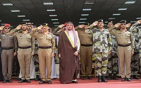 بالصور.. أمير القصيم يرعى تخريج ٤٠٠ جندي من قوات الطوارئ