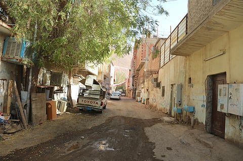 "سبق" ترصد حيي "البرماوية" و"الباكستانية" في المدينة المنورة.. أحياء عشوائية تفتقر إلى الخدمات