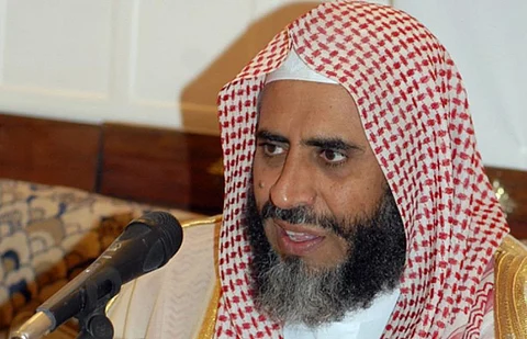 الحكم بإغلاق حساب "تويتر" للشيخ عوض القرني والأخير يستأنف