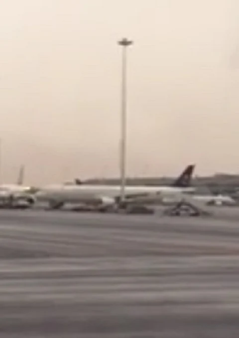 "مطار الرياض" يعلق على فيديو الرياح والطائرة: لا توجد حالة اصطدام