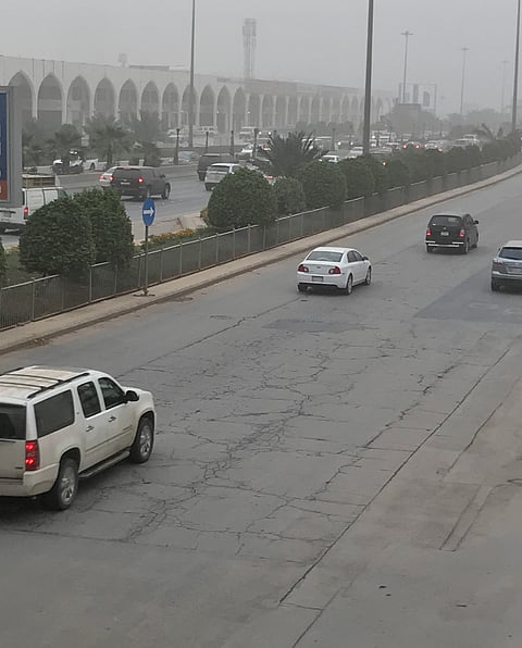 "الإنذار المبكّر" يواصل تنبيهاته تزامناً مع "مدار": 6 مناطق في مرمى الغبار