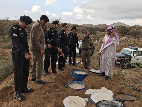 "الدوريات السرية" بخميس مشيط تكشف عن ثلاثة مصانع خمور