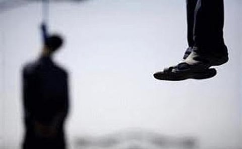 عثر عليه زملاؤه معلقاً .. انتحار عامل "شنقاً" داخل سكنه بـ "طريف"