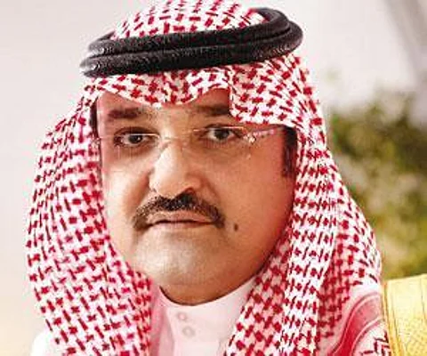 مشعل بن ماجد يتوج 1300 طالب من خريجي جامعة جدة
