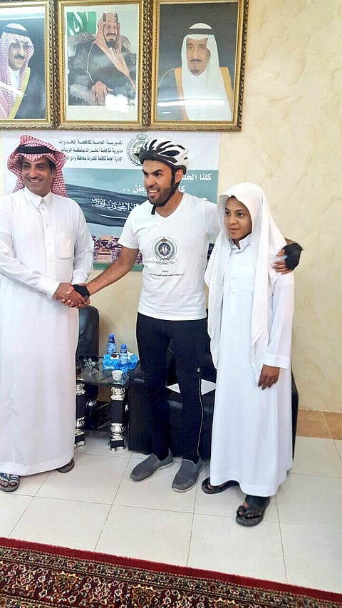 "العتيبي" يستقبل الرحالة "اليحيى" في وادي الدواسر