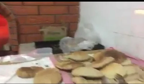 الخباز السعودي "ناصر" في مقطع فيديو: لا أجد حرجاً في عملي