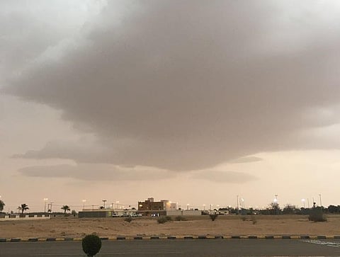 الأمطار تعلِّق الدراسة في قطاع عجلية الأفلاج غدًا الاثنين