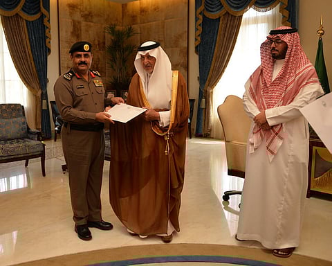 أمير مكة يكرّم رجال أمن ومصورة مقطع المعتدين على رجل المرور