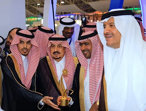 "بلدية المذنب" تحصد جائزة أفضل فعالية بيئية على مستوى المملكة