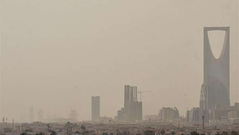 8 مناطق على موعد مع رياح مغبرة وشبه انعدام في الرؤية .. اليوم