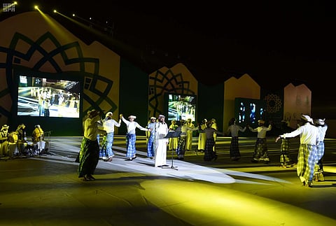 نجوم الإنشاد العربي يجتذبون 50 ألف زائر لعاصمة السياحة الإسلامية