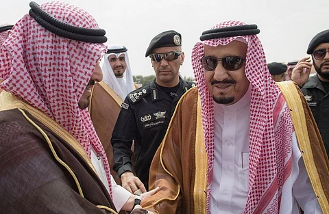 بالصور .. خادم الحرمين الشريفين يصل إلى روضة خريم