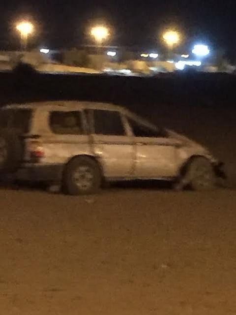 شاهد.. الحفر والتشققات تترصد بالمركبات في طريق ينبع النخل