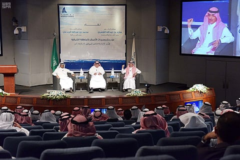 وزير المالية يطمئن السعوديين: لا ضريبة على الدخل و"التوازن" المالي سيتحقق في 2020