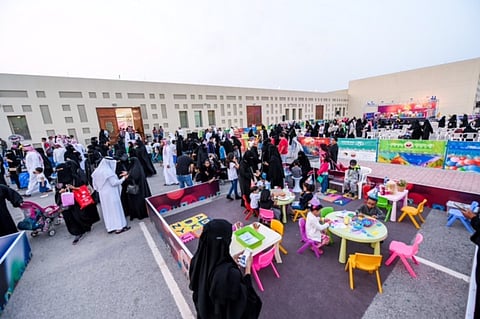 بالصور .. 12 جالية عربية وأجنبية تتنافس لإبراز موروثاتها وثقافتها بالجبيل