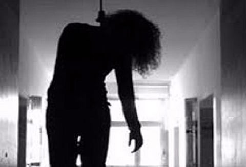 آسيوية تنتحر شنقاً بالأفلاج .. المُلابسات مجهولة والجثة بثلاجة الموتى