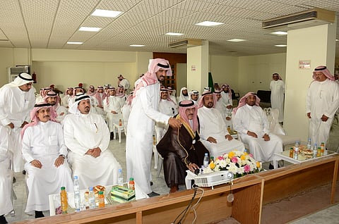 "الجوف".. "البادي" يدشّن البرنامج التوعوي بأضرار المخدرات لموظفي الإمارة