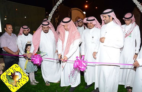 وكيل محافظة الرس يفتتح مهرجان الزهور والبيئة الأول