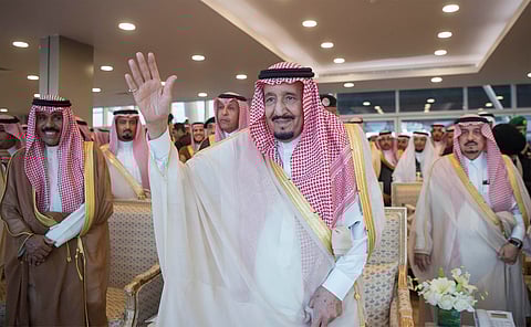 بالصور...خادم الحرمين يرعى الحفل الختامي لمهرجان الإبل ويدشن القرية السعودية