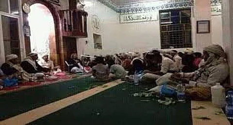 علماء يمنيون يستنكرون جرائم الحوثيين بحق المساجد