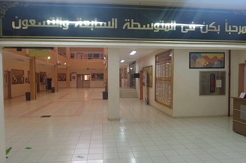 منسوبو مدارس جدة يقطعون إجازتهم الأسبوعية لإزالة مخلفات الغبار