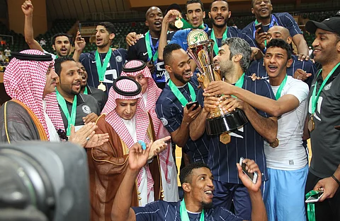 طائرة الهلال يتوج بلقب كأس النخبة على حساب الاهلي