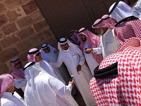شاهد.. 80 ألفاً يزورون مدائن صالح في 100 يوم و"سلطان بن سلمان" يتفقدها