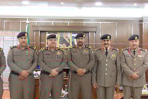 "الخميس" يقلّد عدداً من ضباط شرطة القريات رتبهم الجديدة