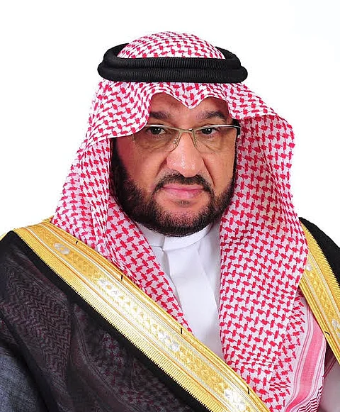 بالصور..مدير جامعة طيبة يدشن حملة تبرع بالدم لجنود الحد الجنوبي
